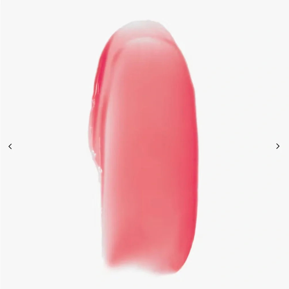 💄 NWT -Glossier Ultralip Lipstick in Portrait Color Pink